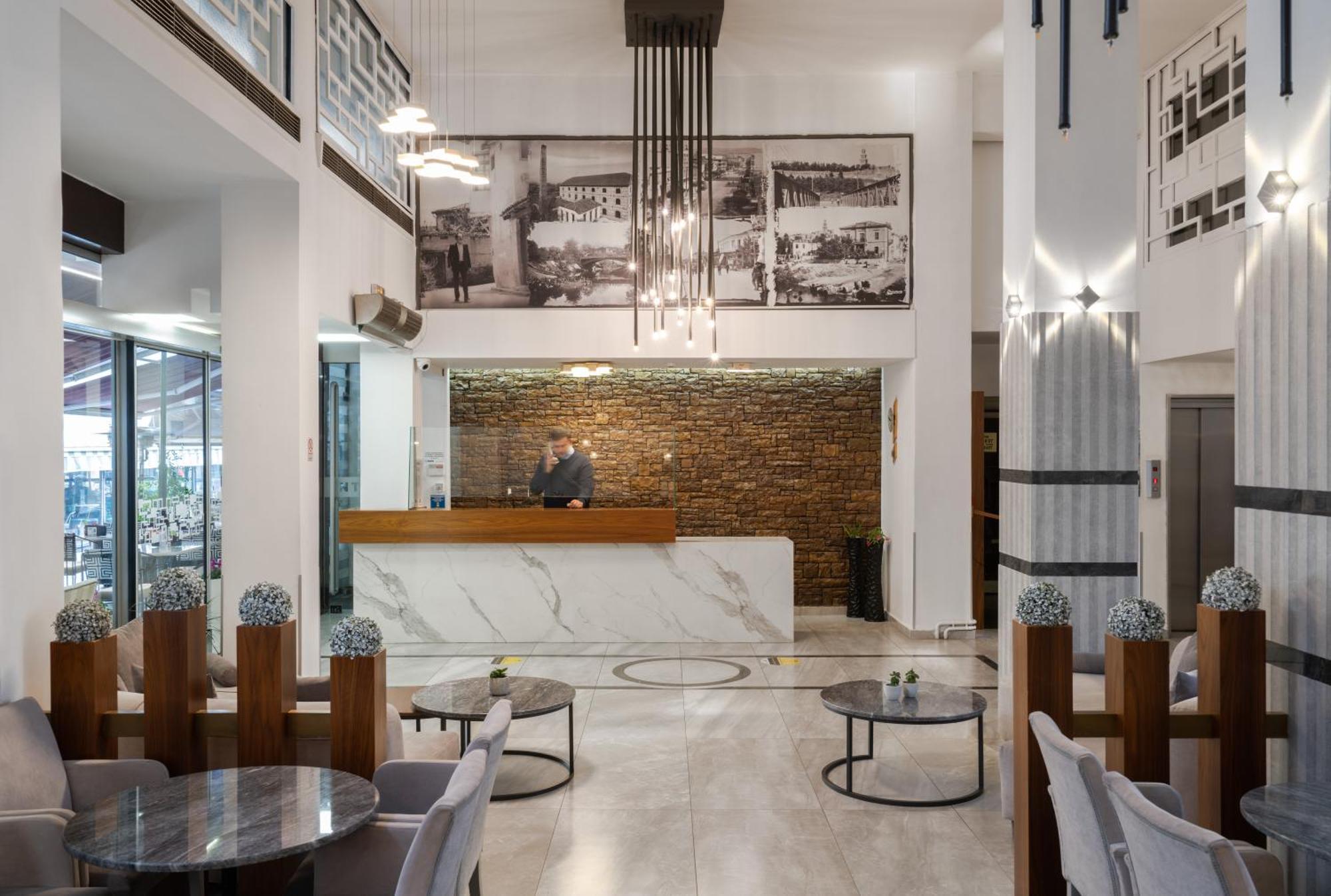Hotel Ntinas Tríkala Zewnętrze zdjęcie
